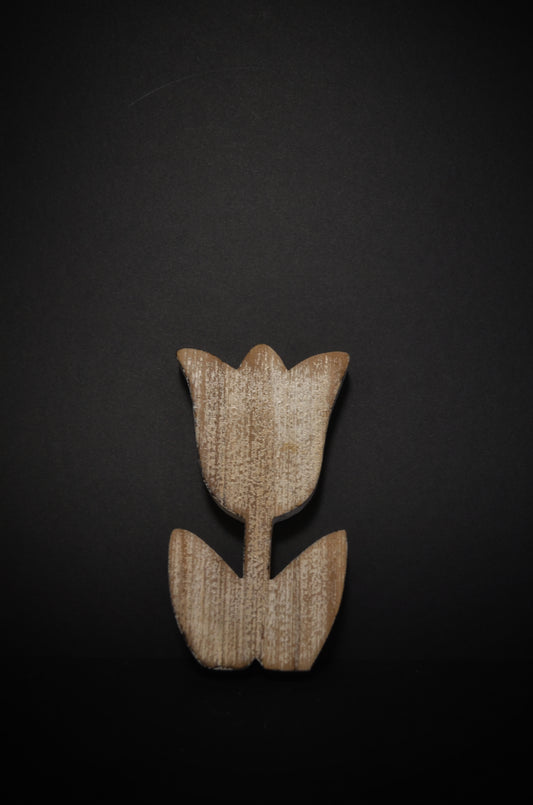 Dřevěný tulipán